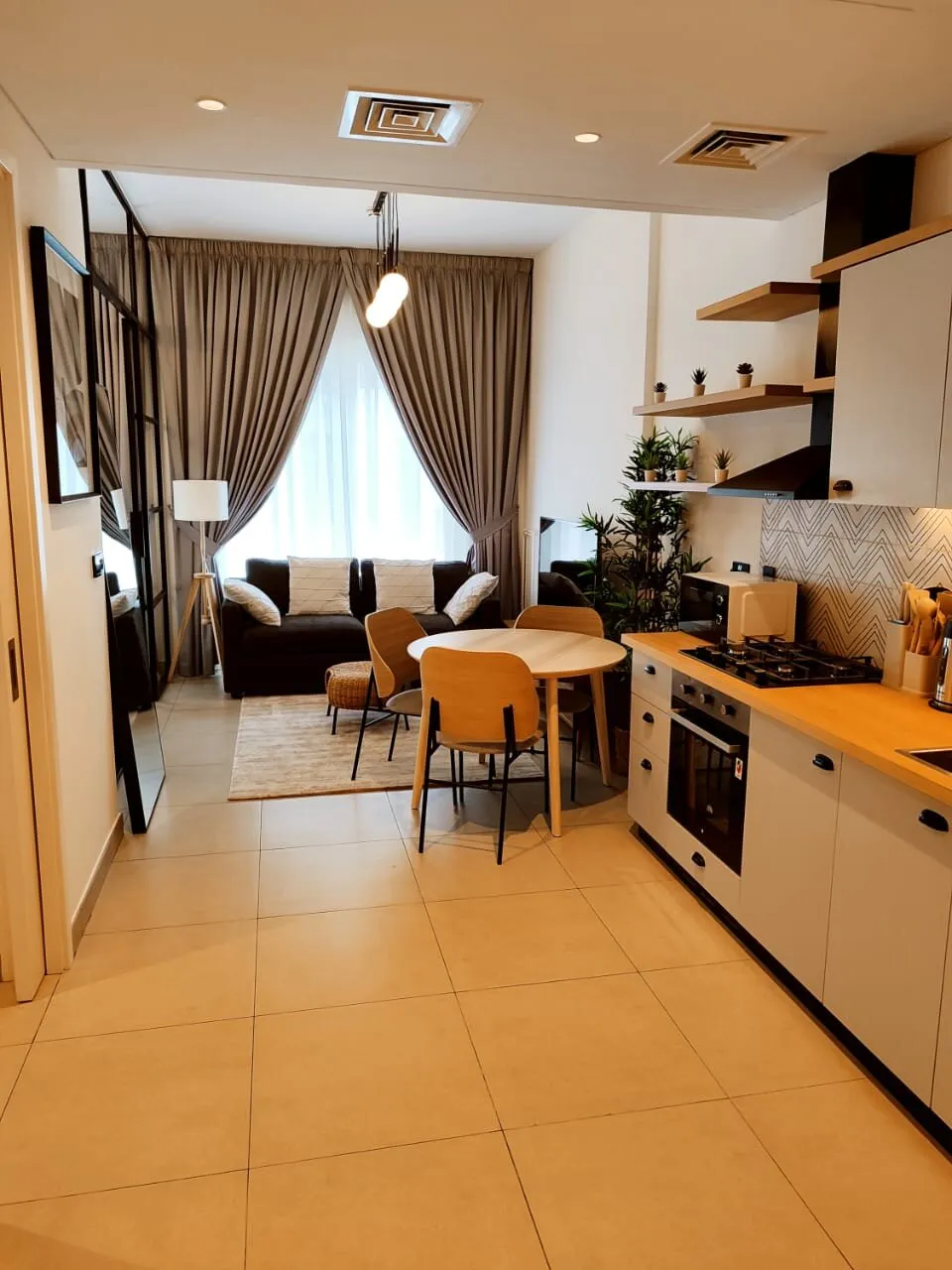Maak kennis met dit moderne 1 slaapkamer appartement in Socio Tower 2, gelegen, 1 slaapkamers, 45 m²