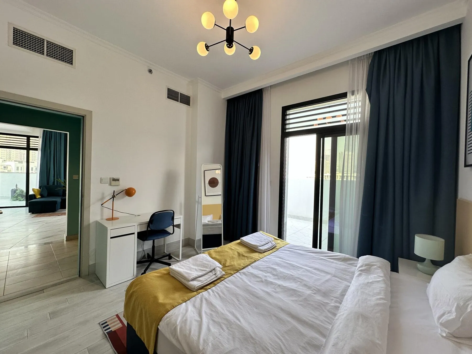 2 yatak odalı daire — Jumeirah Village Circle, Dubai — 10/19