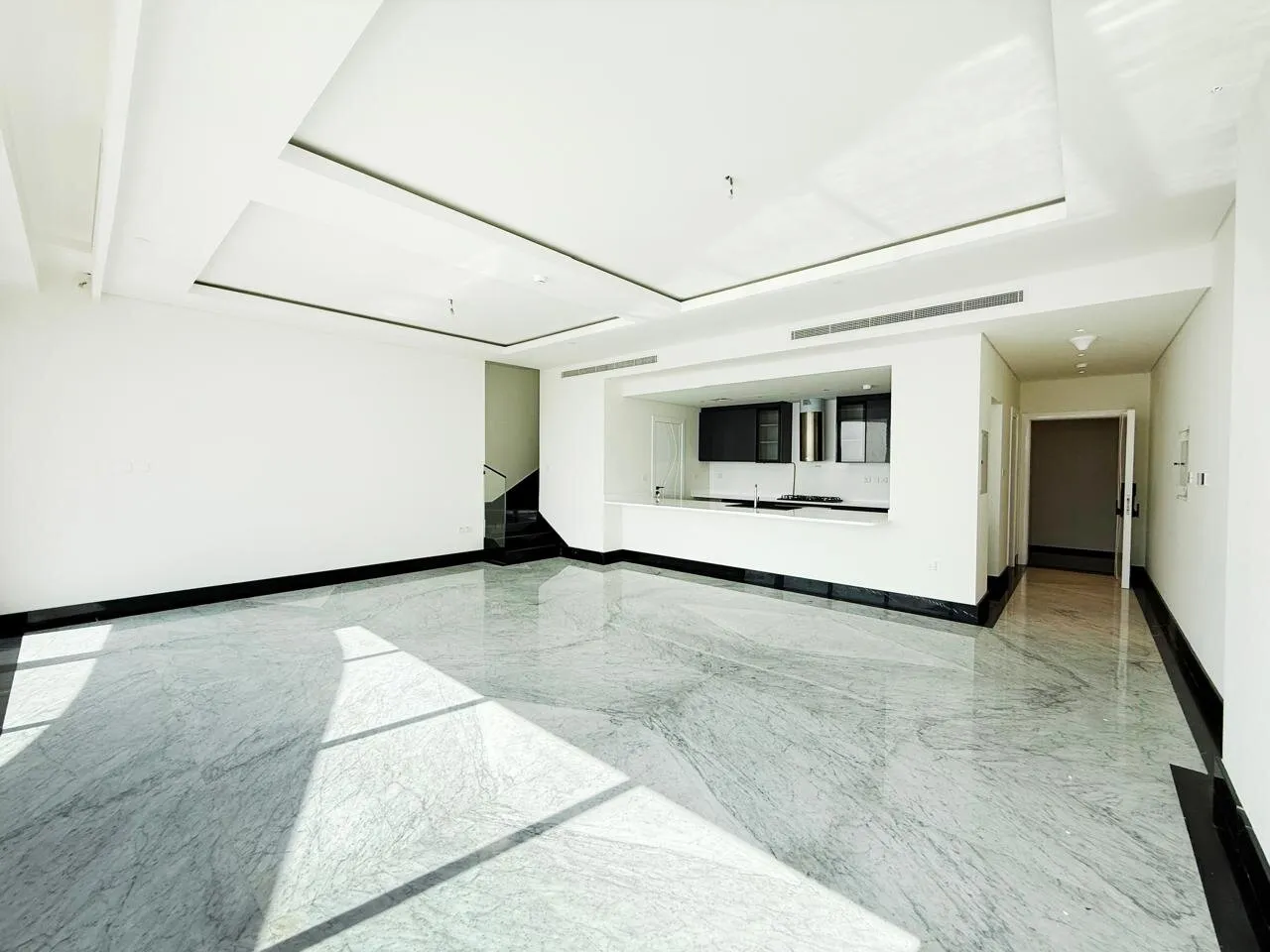 DUPLEX | GEMEUBILEERDE EN UITGERUSTE KEUKEN, 2 slaapkamers, 214,77 m²