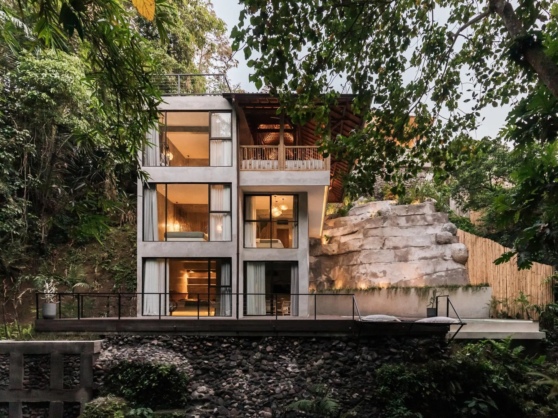 Villa met drie verdiepingen en 4 slaapkamers in het hart van Ubud (Bali), 4 slaapkamers, 200 m²