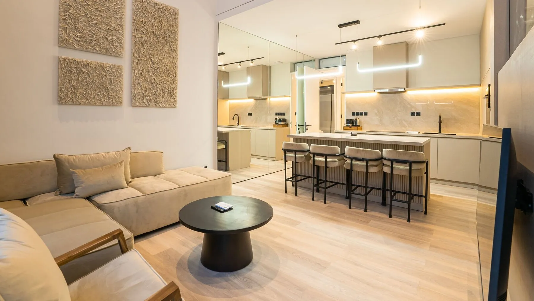 Nutzen Sie die Gelegenheit, in eine exquisite OASIS-Immobilie in Berawa zu investieren, nur 15 Minuten vom berühmten Berawa Beach entfernt!, 3 Schlafzimmer, 121,8 m²