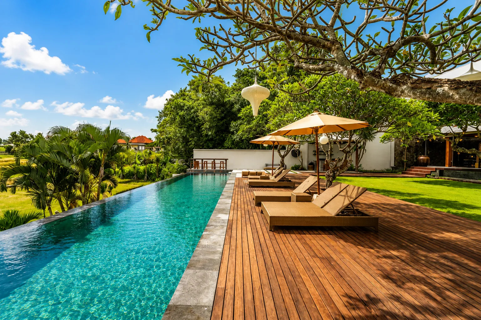 Luxe villa met uitzicht op rijstvelden in het hart van Canggu!, 4 slaapkamers, 800 m²