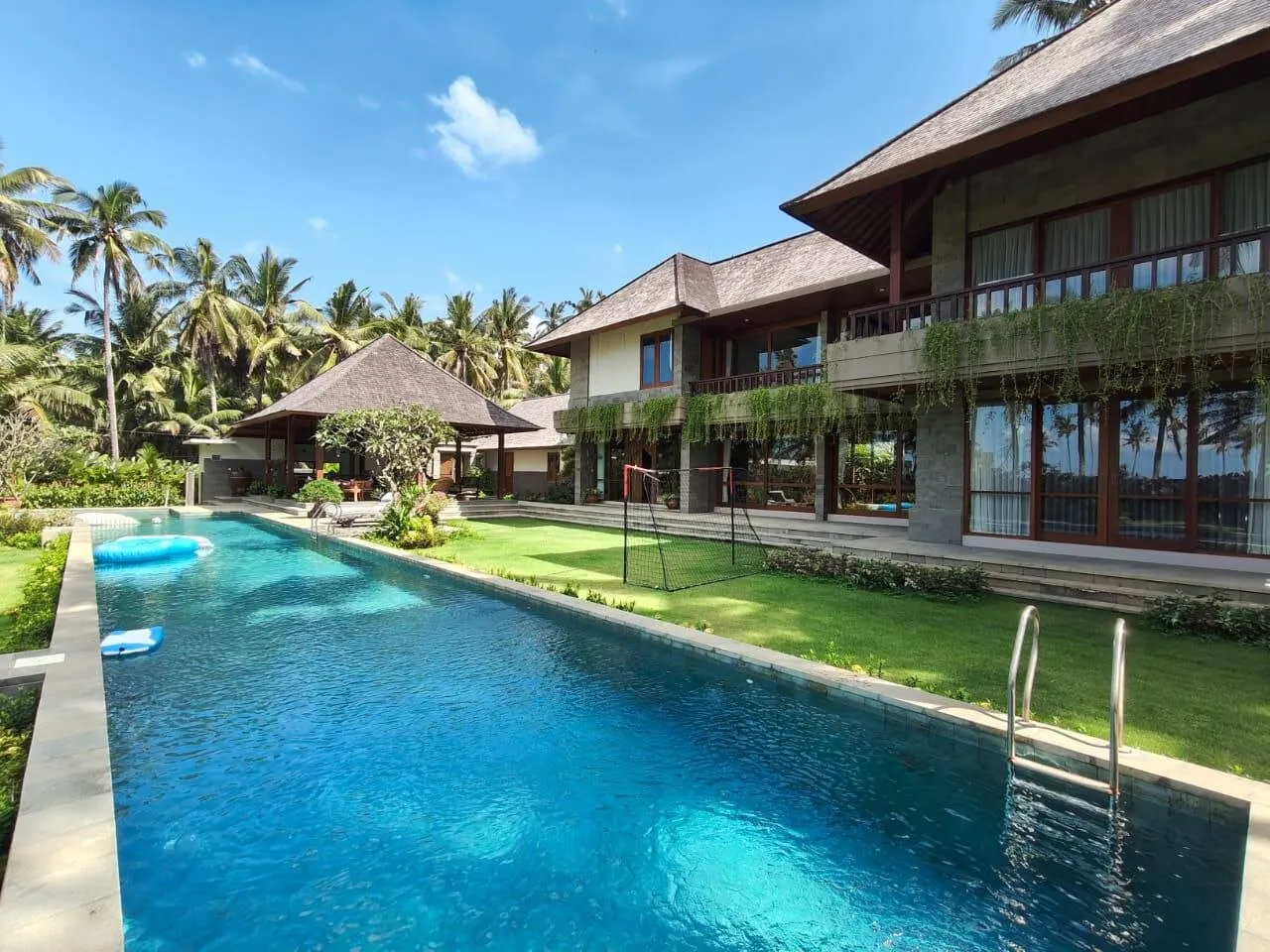 Villa de 5 dormitorios en venta en gianyar, Bali — 10/12