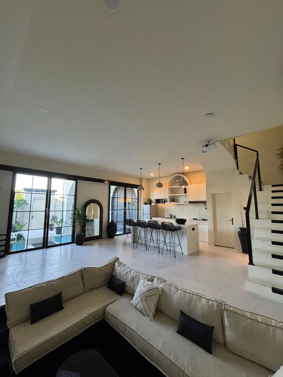 Villa de 2 dormitorios en venta en Padonan, Canggu, Bali — 8/20