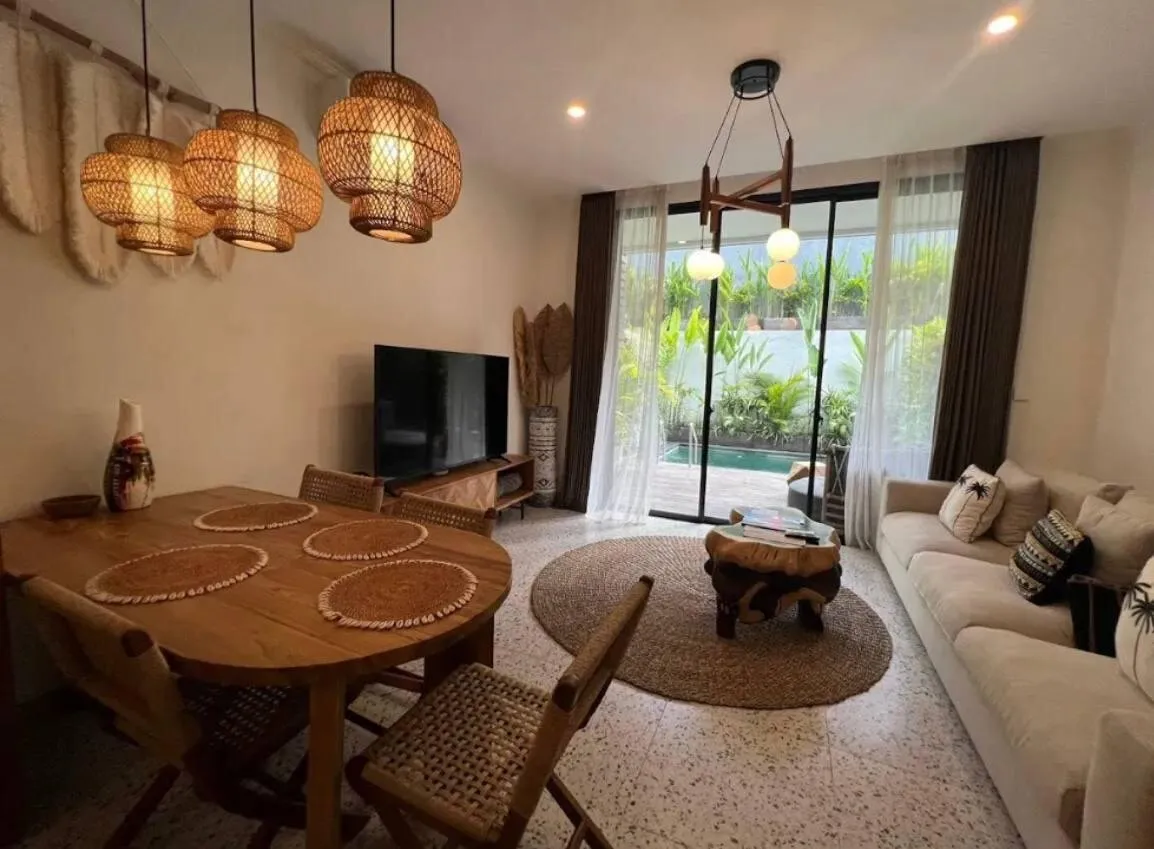 Villa de 2 dormitorios en venta en Berawa, Canggu, Bali — 7/11
