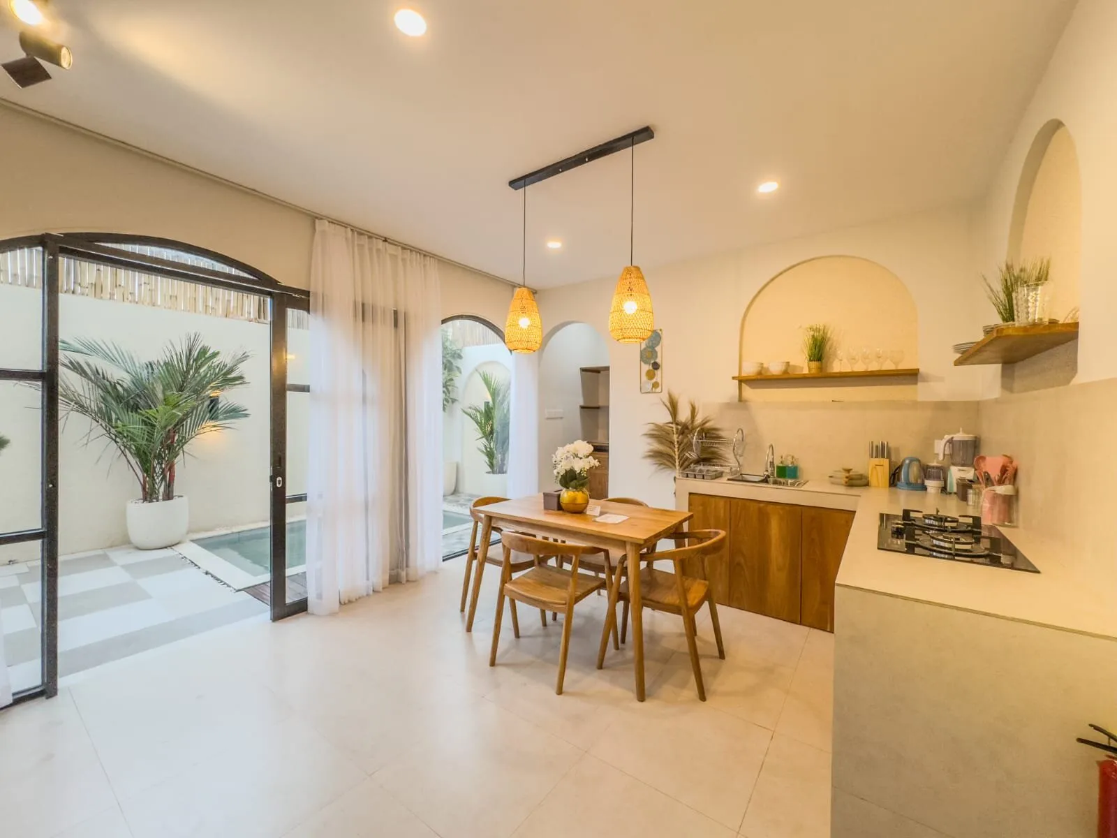 Villa de 1 dormitorio en venta en Tibubeneng, Canggu, Bali — 4/13