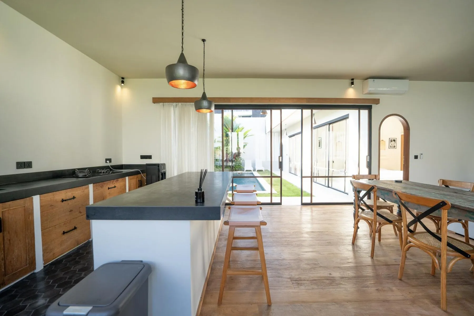 Villa de 2 dormitorios en venta en Umalas, Canggu, Bali — 3/11
