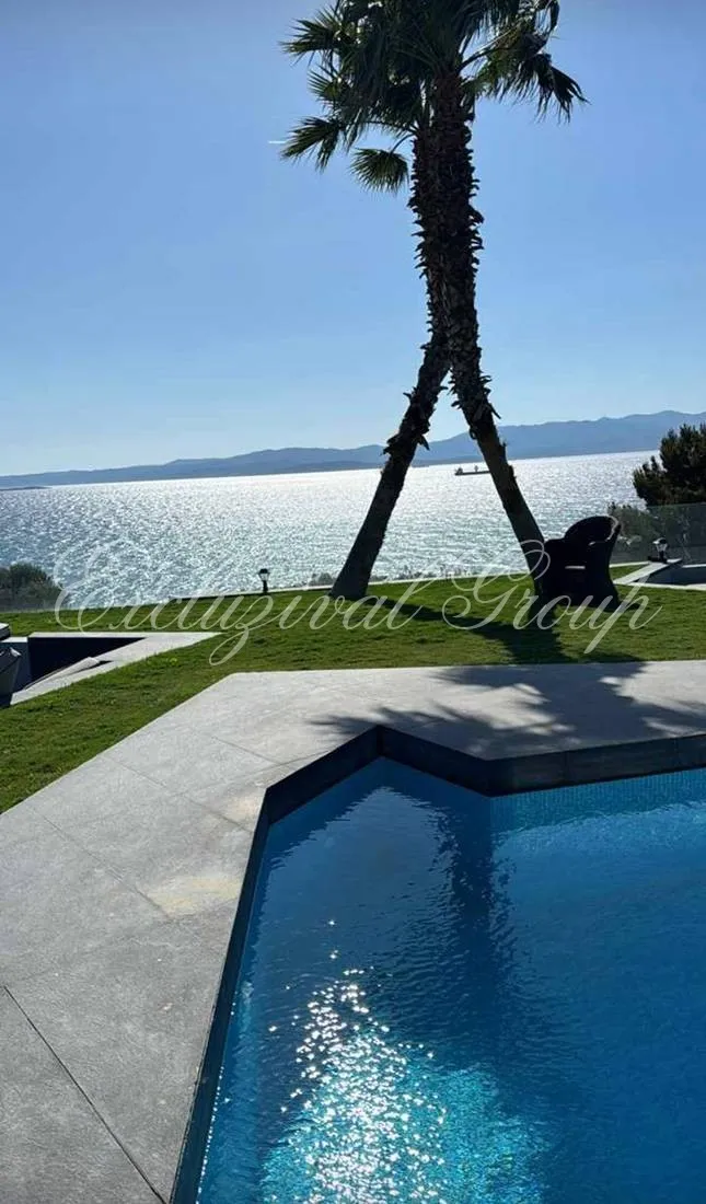 6-bedroom villa for sale in Çeşme, İzmir — 9/11