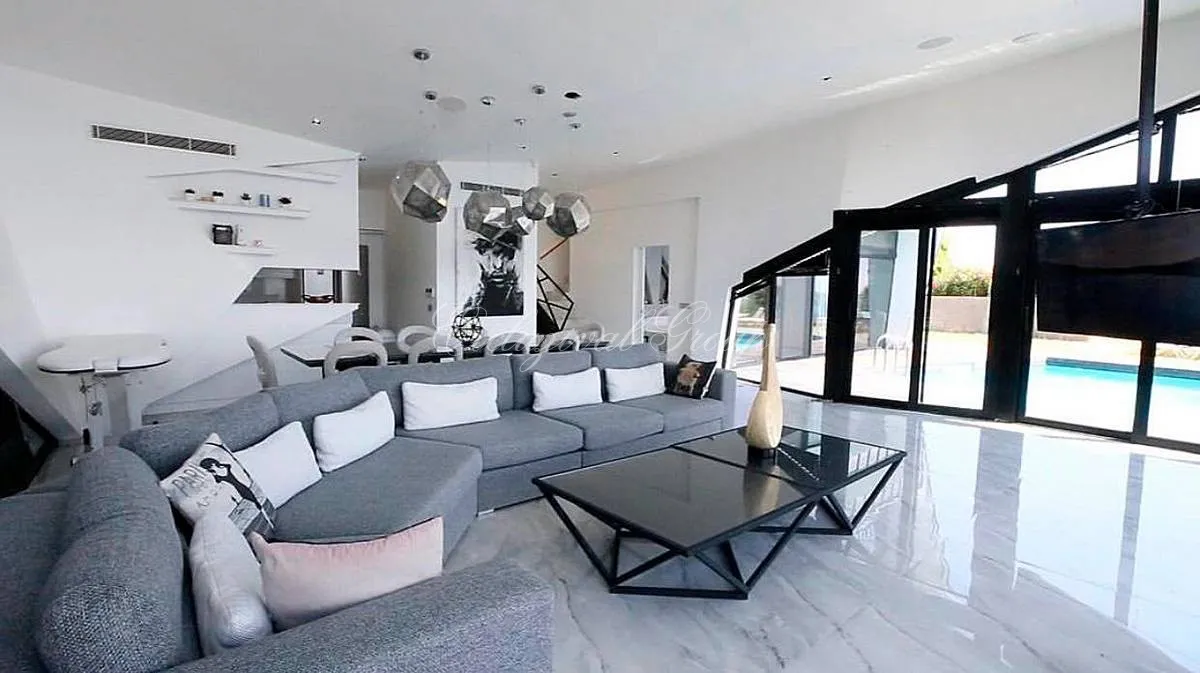 6-bedroom villa for sale in Çeşme, İzmir — 6/11
