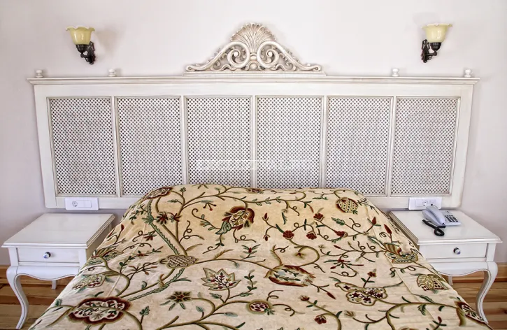 Commercial property for sale in Çeşme, İzmir — 2/3