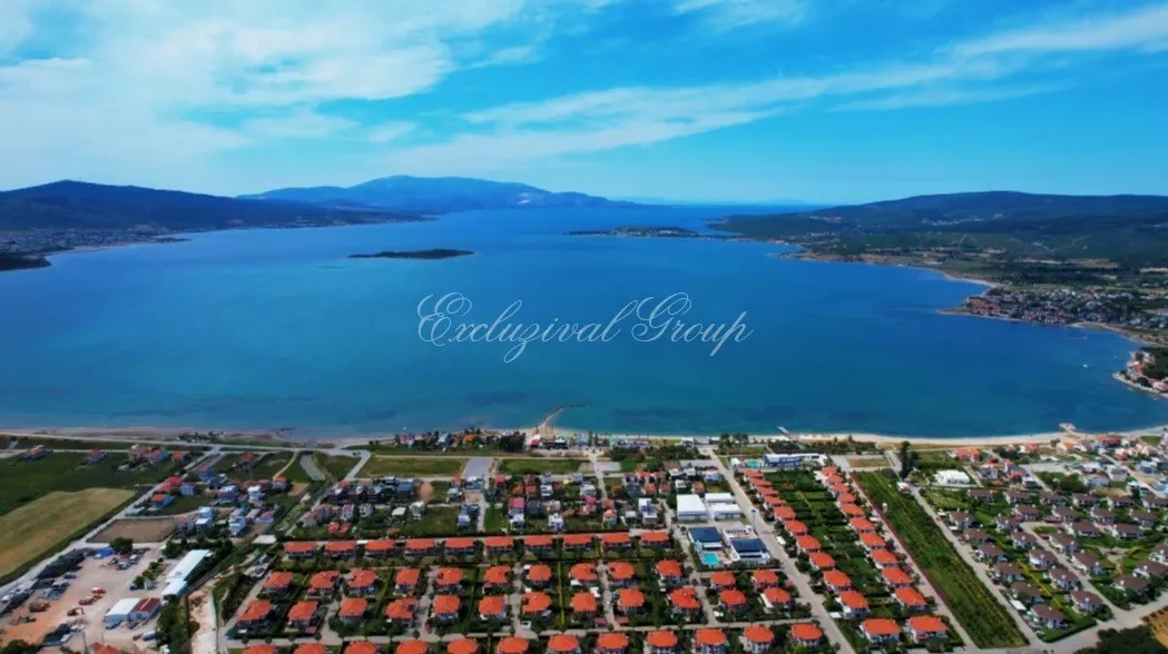 Villa in Izmir, 4 bedrooms, 1100 m²