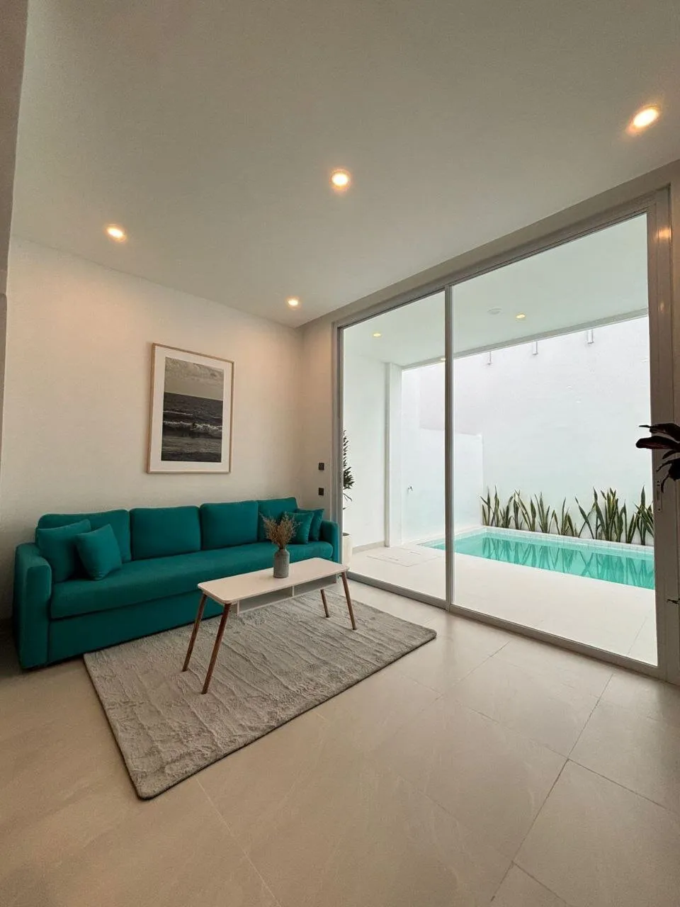 Modern 2 bedroom villas near Batu Belig beach (Bali)!, 2 bedrooms, 100 m²