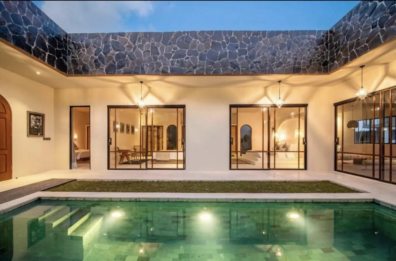 Finished villa in Kerobokan, 3 bedrooms, 170 m²