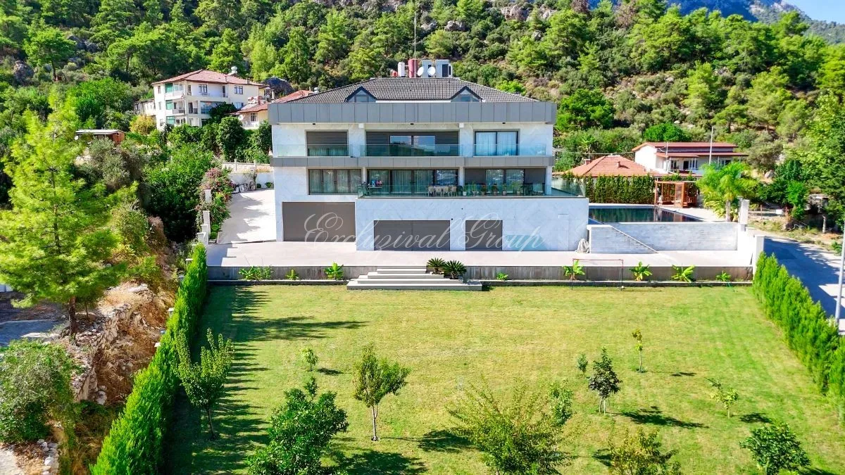 Villa in Kemer, 7 bedrooms, 500 m²